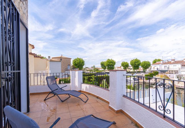 Casa en Empuriabrava - 150-Preciosa casa al canal con piscina y amarre en Empuriabrava-Empurialola