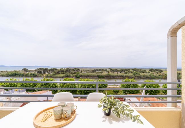 Apartamento en Empuriabrava - 157- Apartamento con vistas espectaculares en Empuriabrava