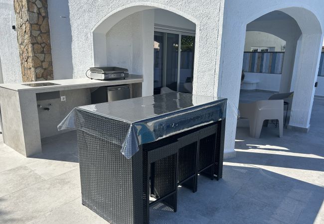 Maison à Empuriabrava - 150-Belle maison sur le  canal avec piscine et amarrage Empuriabrava-Empurialola