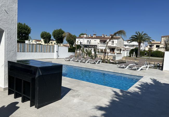 Maison à Empuriabrava - 150-Belle maison sur le  canal avec piscine et amarrage Empuriabrava-Empurialola