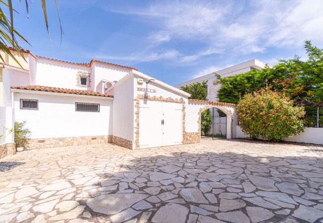 Maison à Empuriabrava - 150-Belle maison sur le  canal avec piscine et amarrage Empuriabrava-Empurialola