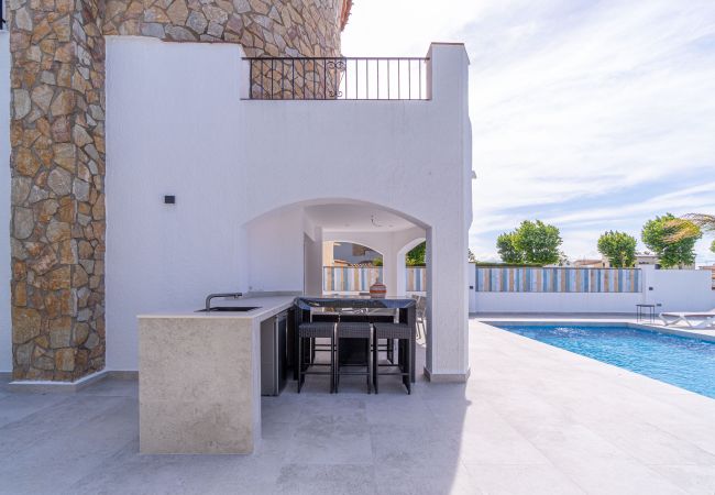 Maison à Empuriabrava - 150-Belle maison sur le  canal avec piscine et amarrage Empuriabrava-Empurialola