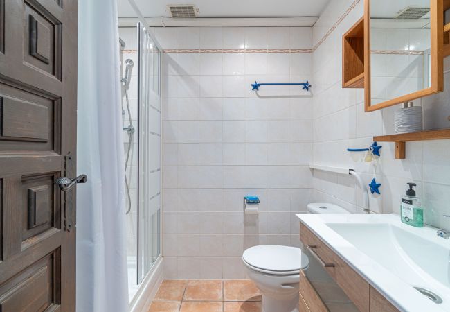 House in Empuriabrava - 151-Typical fisherman house with canal views, parking - free wifi