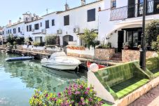 House in Empuriabrava - 151-Typical fisherman house with canal...