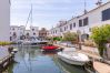 House in Empuriabrava - 151-Typical fisherman house with canal views, parking - free wifi