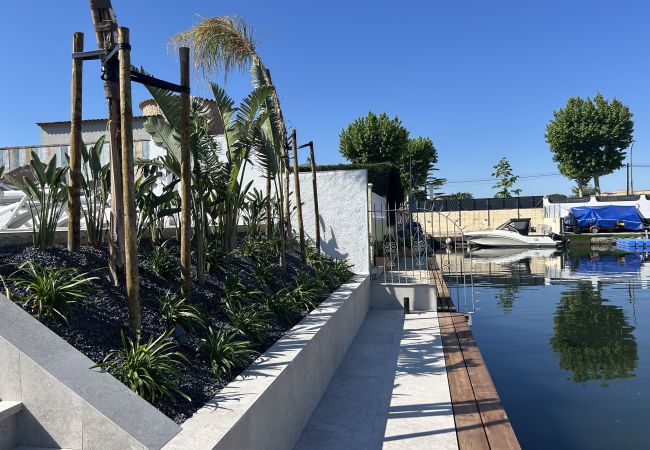 House in Empuriabrava - 150-Beautiful canal house with pool and mooring-Empuriabrava-Empurialola