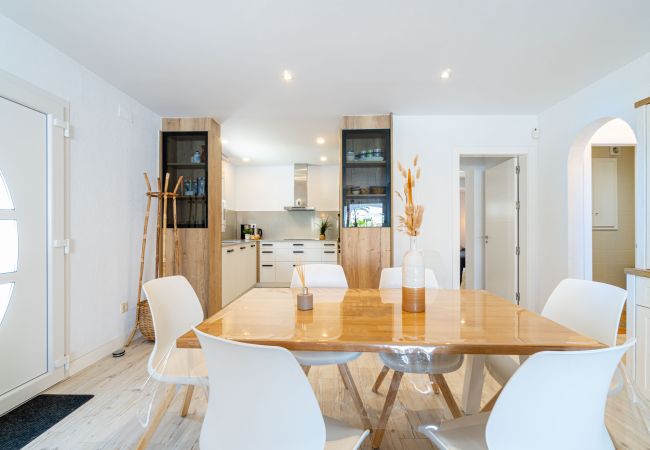 House in Empuriabrava - 150-Beautiful canal house with pool and mooring-Empuriabrava-Empurialola