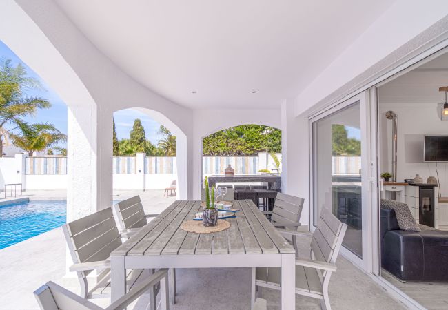 House in Empuriabrava - 150-Beautiful canal house with pool and mooring-Empuriabrava-Empurialola