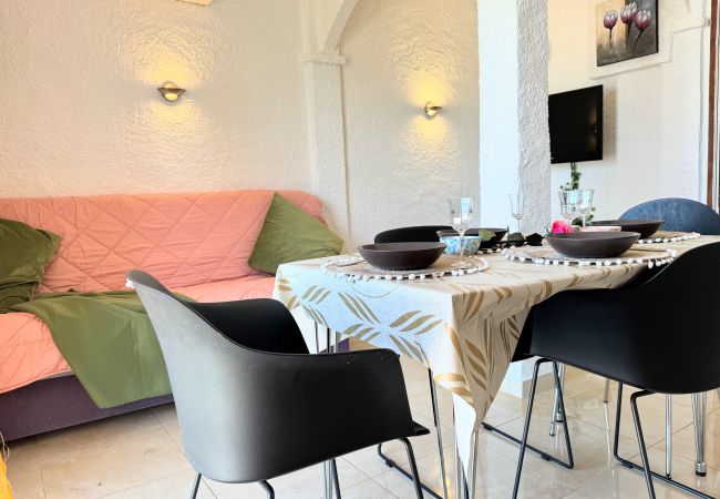 Apartment in Empuriabrava - Apartment located in the center of Empuriabrava