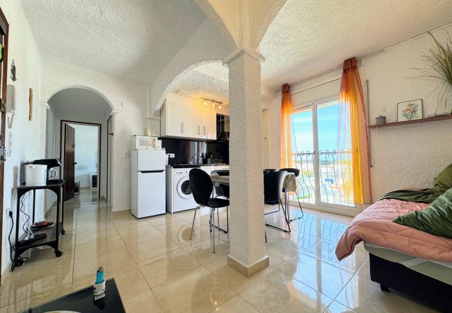 Apartment in Empuriabrava - Apartment located in the center of Empuriabrava