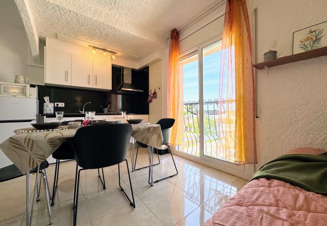 Apartment in Empuriabrava - Apartment located in the center of Empuriabrava