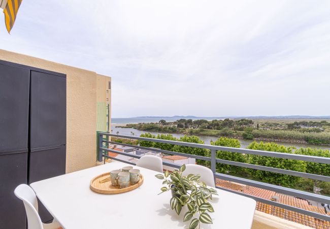 Apartment in Empuriabrava - 157- Apartment with spectacular views in Empuriabrava
