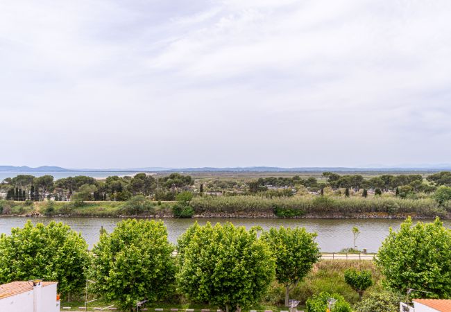Apartment in Empuriabrava - 157- Apartment with spectacular views in Empuriabrava