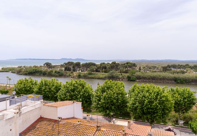 Apartment in Empuriabrava - 157- Apartment with spectacular views in Empuriabrava