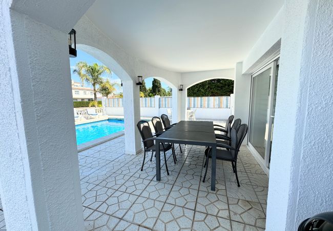 Ferienhaus in Empuriabrava - 150-Schönes Ferienhaus mit Pool und Liegeplatz Empuriabrava-Empurialola