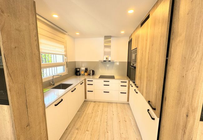 Ferienhaus in Empuriabrava - 150-Schönes Ferienhaus mit Pool und Liegeplatz Empuriabrava-Empurialola