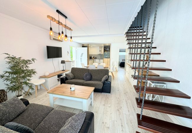 Ferienhaus in Empuriabrava - 150-Schönes Ferienhaus mit Pool und Liegeplatz Empuriabrava-Empurialola