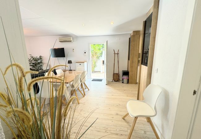 Ferienhaus in Empuriabrava - 150-Schönes Ferienhaus mit Pool und Liegeplatz Empuriabrava-Empurialola