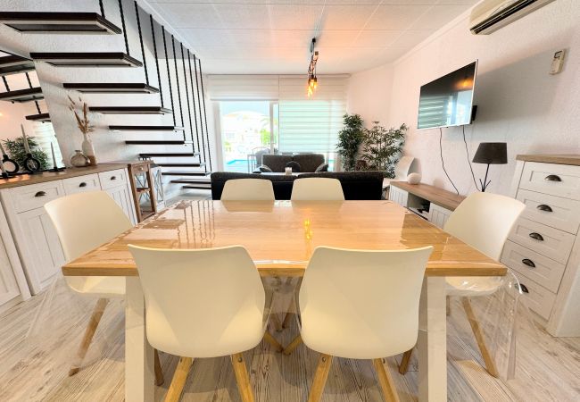 Ferienhaus in Empuriabrava - 150-Schönes Ferienhaus mit Pool und Liegeplatz Empuriabrava-Empurialola