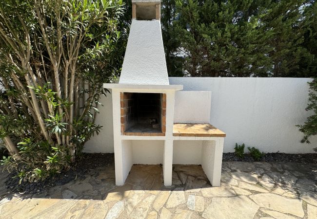 Ferienhaus in Empuriabrava - 150-Schönes Ferienhaus mit Pool und Liegeplatz Empuriabrava-Empurialola