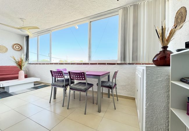 Ferienwohnung in Empuriabrava - 160- Apartment mit schöner Aussicht auf den Fluss und die Berge