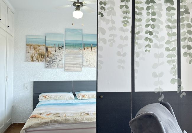 Ferienwohnung in Empuriabrava - 160- Apartment mit schöner Aussicht auf den Fluss und die Berge
