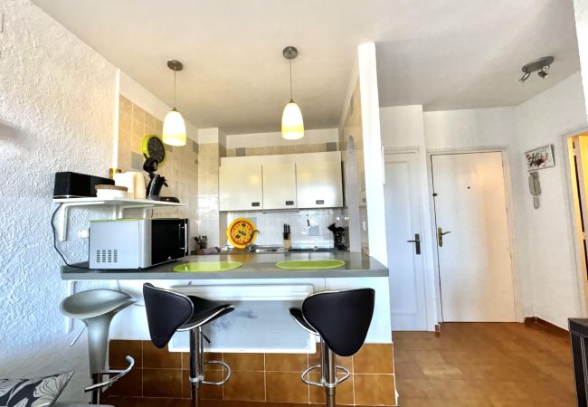 Ferienwohnung in Empuriabrava - 160- Apartment mit schöner Aussicht auf den Fluss und die Berge