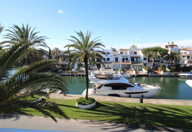 Ferienwohnung in Empuriabrava - 167-Apartment mit Blick auf Puerto Empurialola