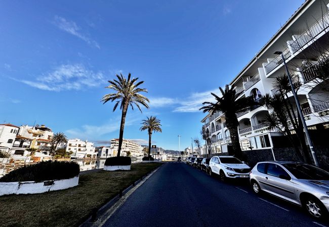 Ferienwohnung in Empuriabrava - 167-Apartment mit Blick auf Puerto Empurialola