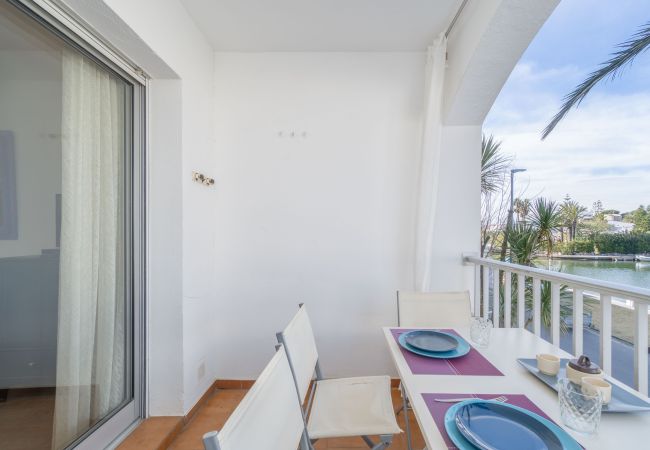 Ferienwohnung in Empuriabrava - 167-Apartment mit Blick auf Puerto Empurialola