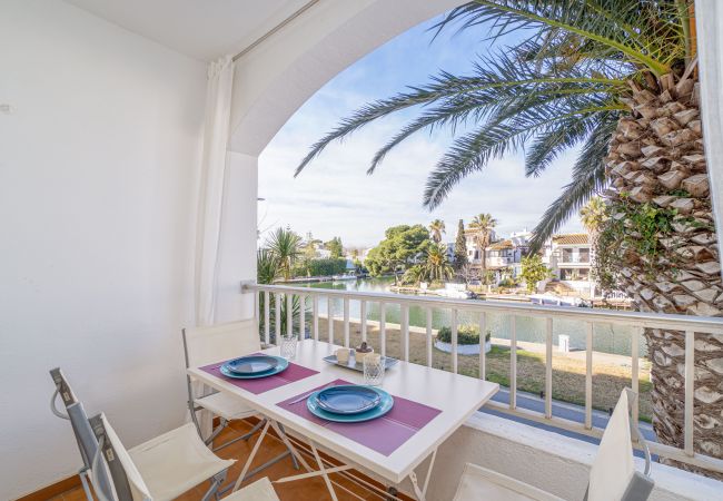 Ferienwohnung in Empuriabrava - 167-Apartment mit Blick auf Puerto Empurialola