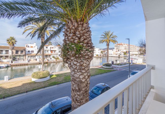 Ferienwohnung in Empuriabrava - 167-Apartment mit Blick auf Puerto Empurialola