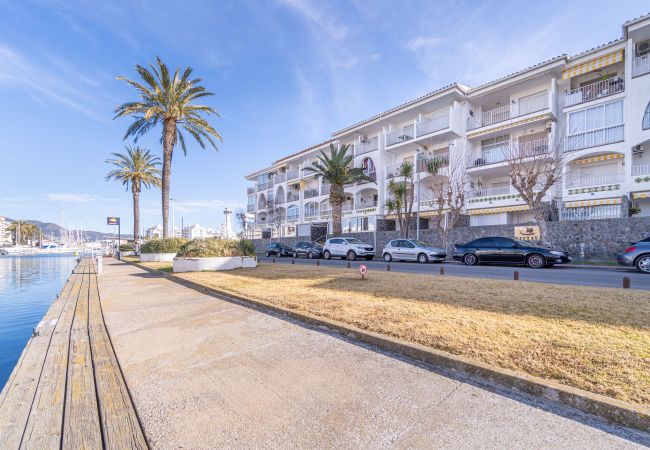 Ferienwohnung in Empuriabrava - 167-Apartment mit Blick auf Puerto Empurialola