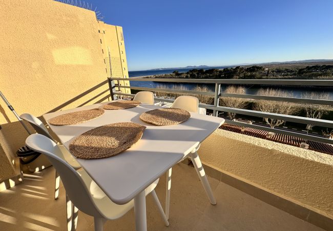 Ferienwohnung in Empuriabrava - a157- Wohnung mit spektakulärer Aussicht in Empuriabrava