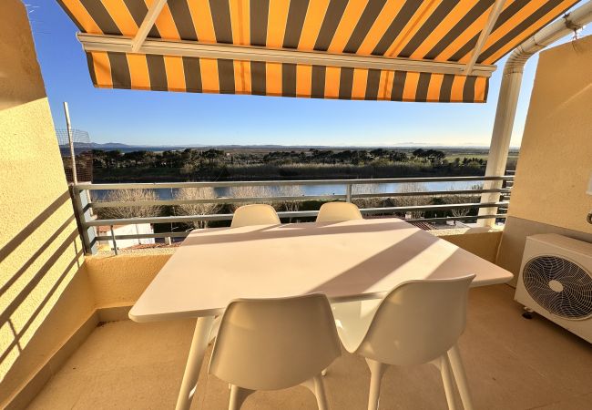 Ferienwohnung in Empuriabrava - a157- Wohnung mit spektakulärer Aussicht in Empuriabrava