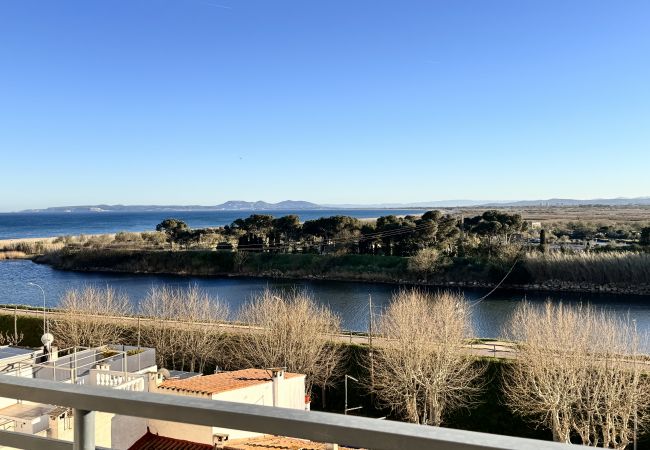 Ferienwohnung in Empuriabrava - a157- Wohnung mit spektakulärer Aussicht in Empuriabrava