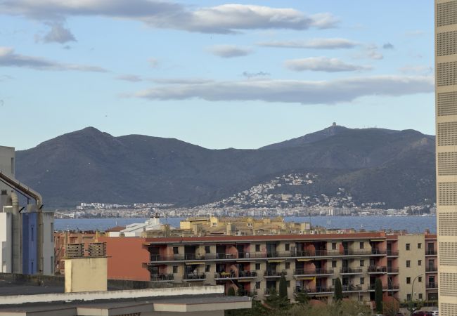 Ferienwohnung in Empuriabrava - a157- Wohnung mit spektakulärer Aussicht in Empuriabrava