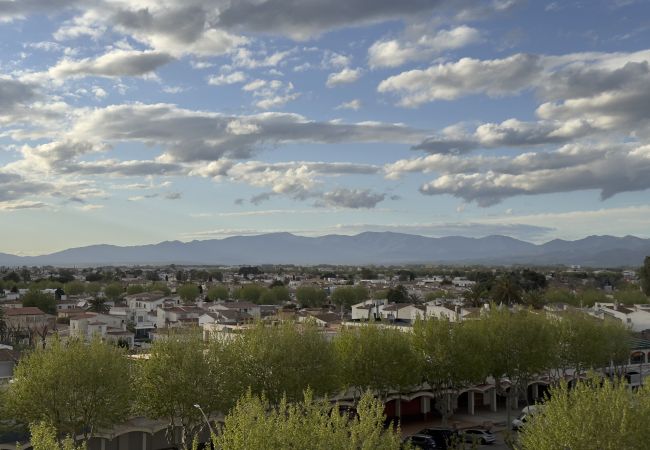 Ferienwohnung in Empuriabrava - a157- Wohnung mit spektakulärer Aussicht in Empuriabrava